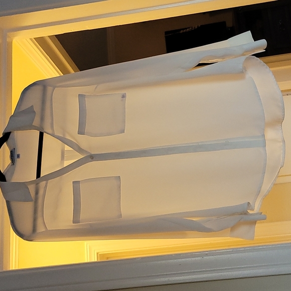 Button down blouse - Picture 2 of 3